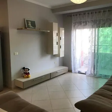 Apt 2 Bed + 2 Bath & 1 Balcony