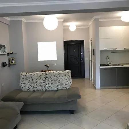 Apartment Apt 2 Bed + 2 Bath & 1 Balcony *